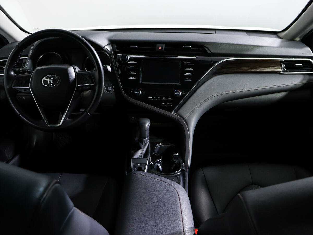 Toyota Camry, 2018 Фото №12