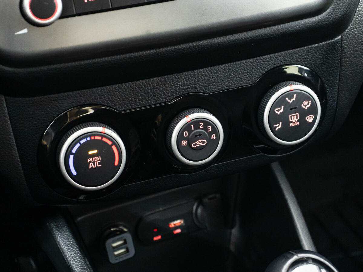 Kia Rio, 2017 Фото №16