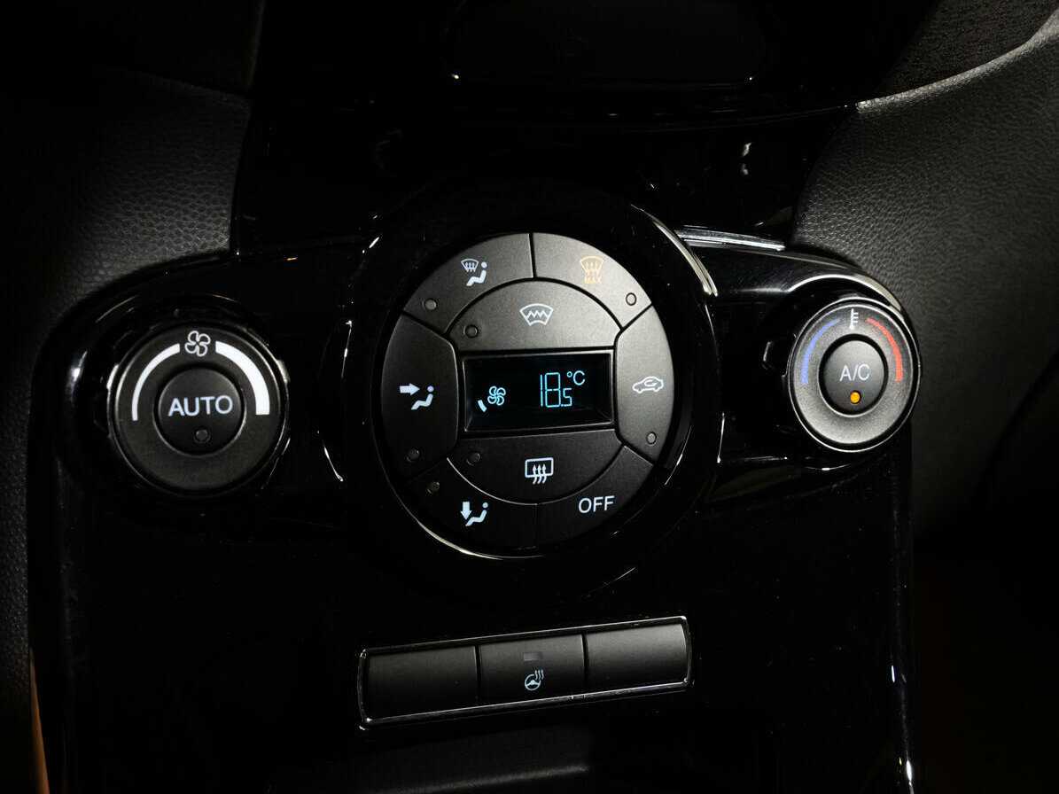 Ford Fiesta, 2017 Фото №12