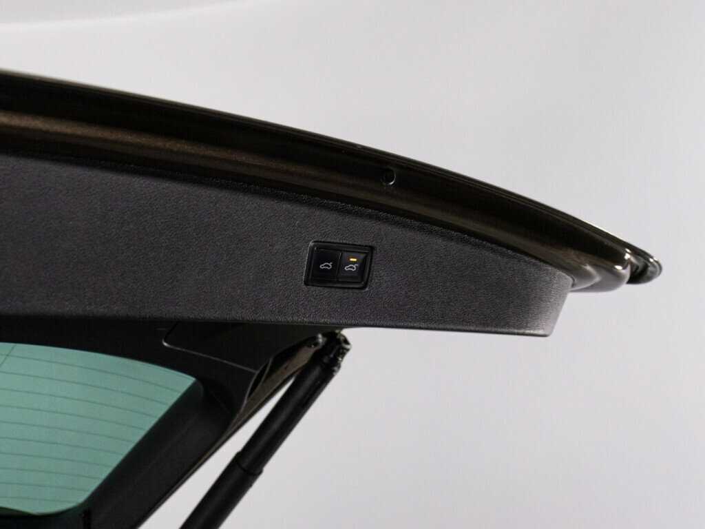 Volkswagen Tiguan, 2019 Фото №16