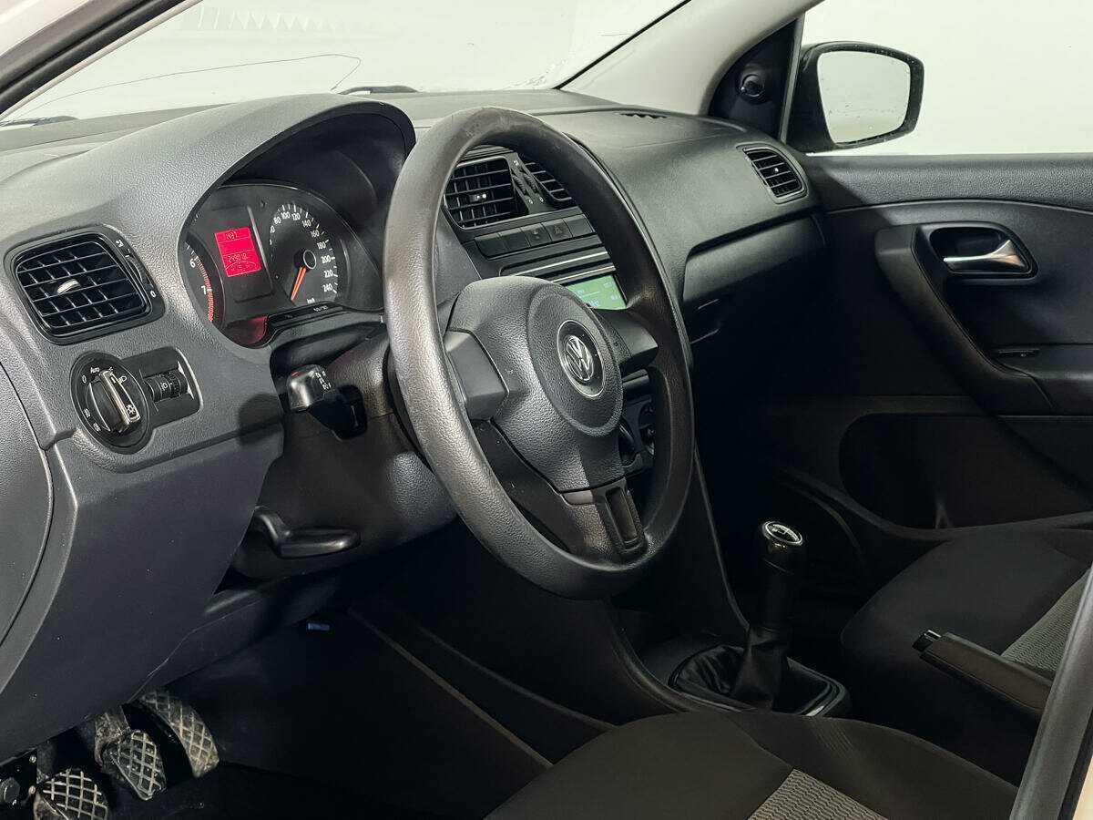 Volkswagen Polo, 2012 Фото №13