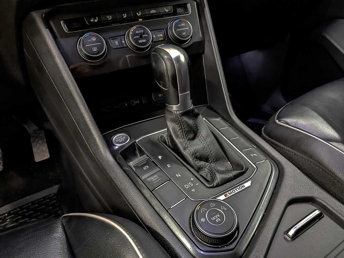 Volkswagen Tiguan, 2018 Фото №25