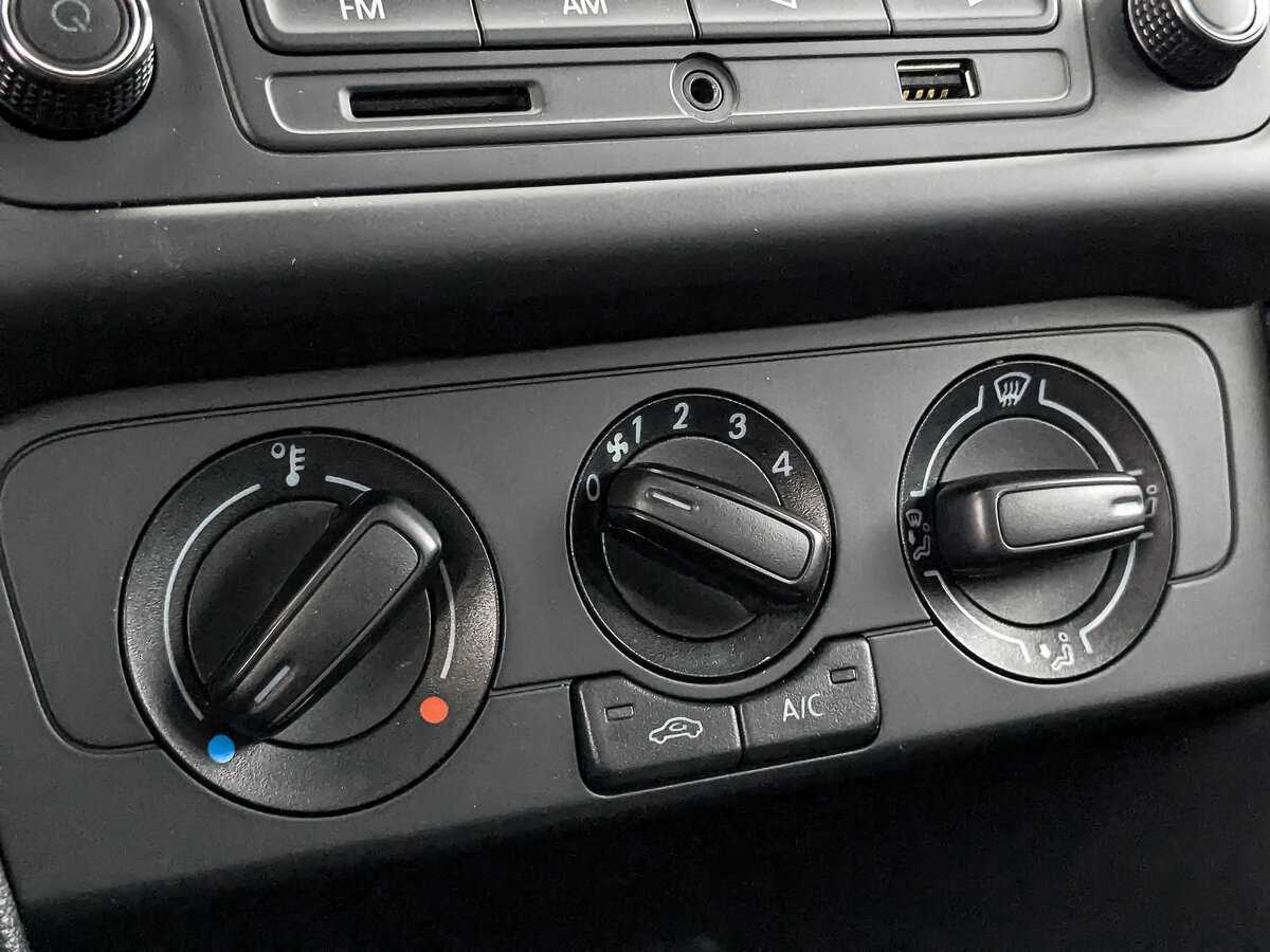 Volkswagen Polo, 2015 Фото №21