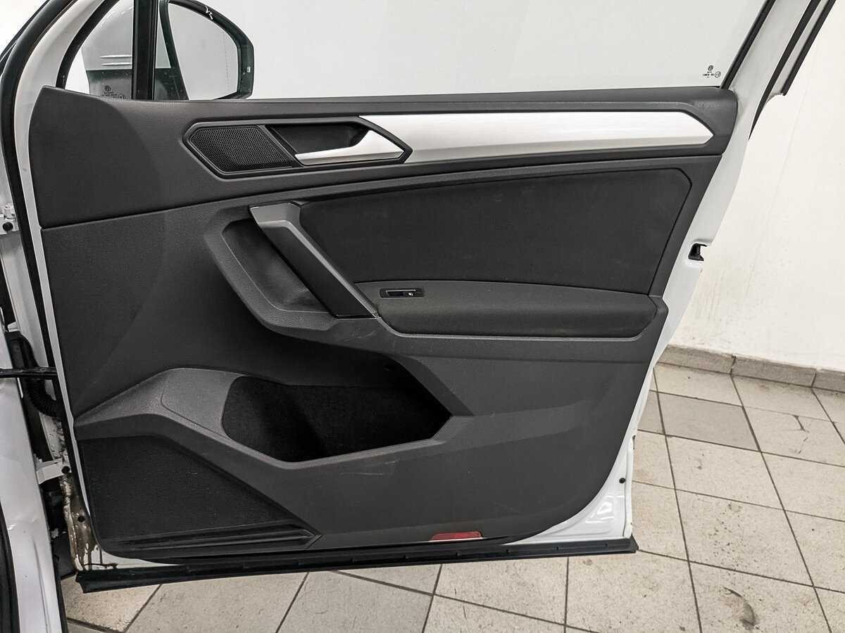 Volkswagen Tiguan, 2021 Фото №23