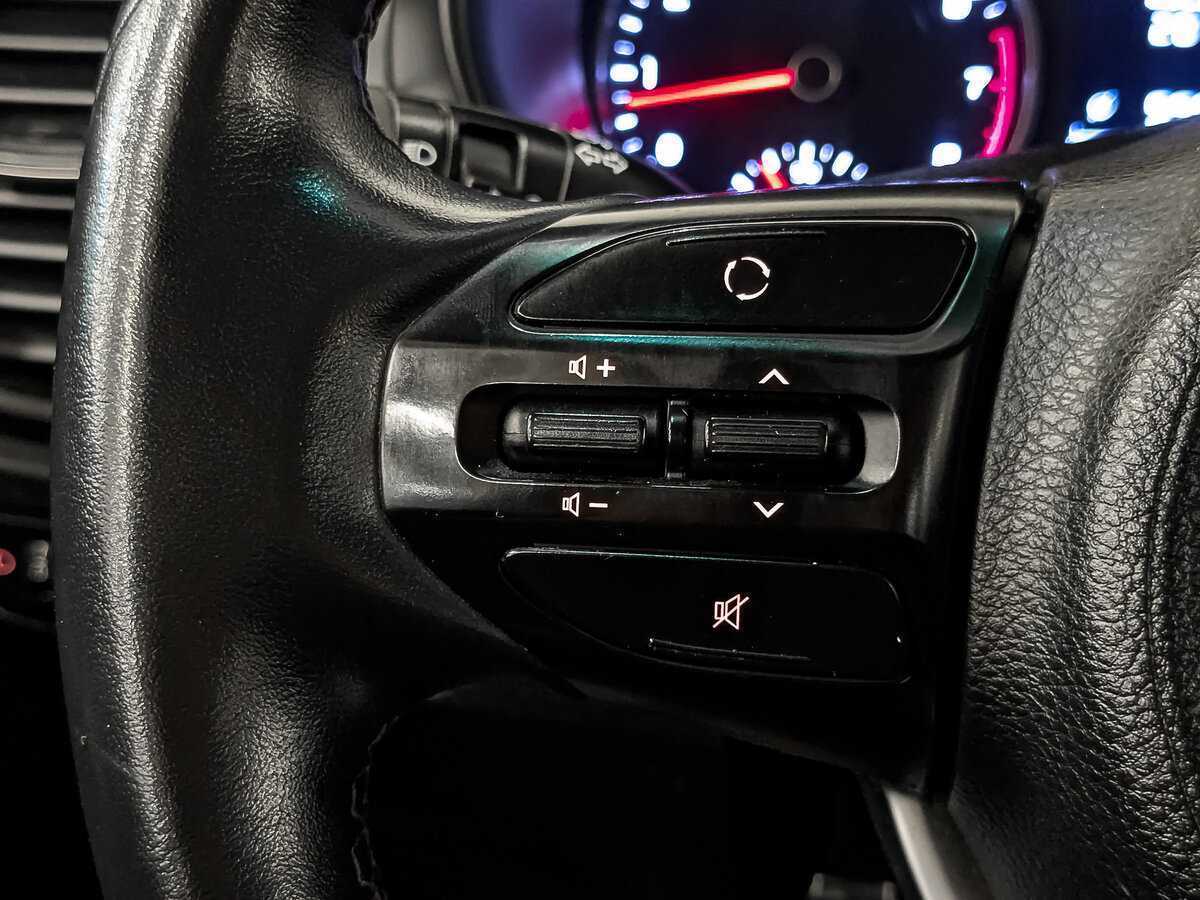 Kia Rio X-Line, 2020 Фото №23
