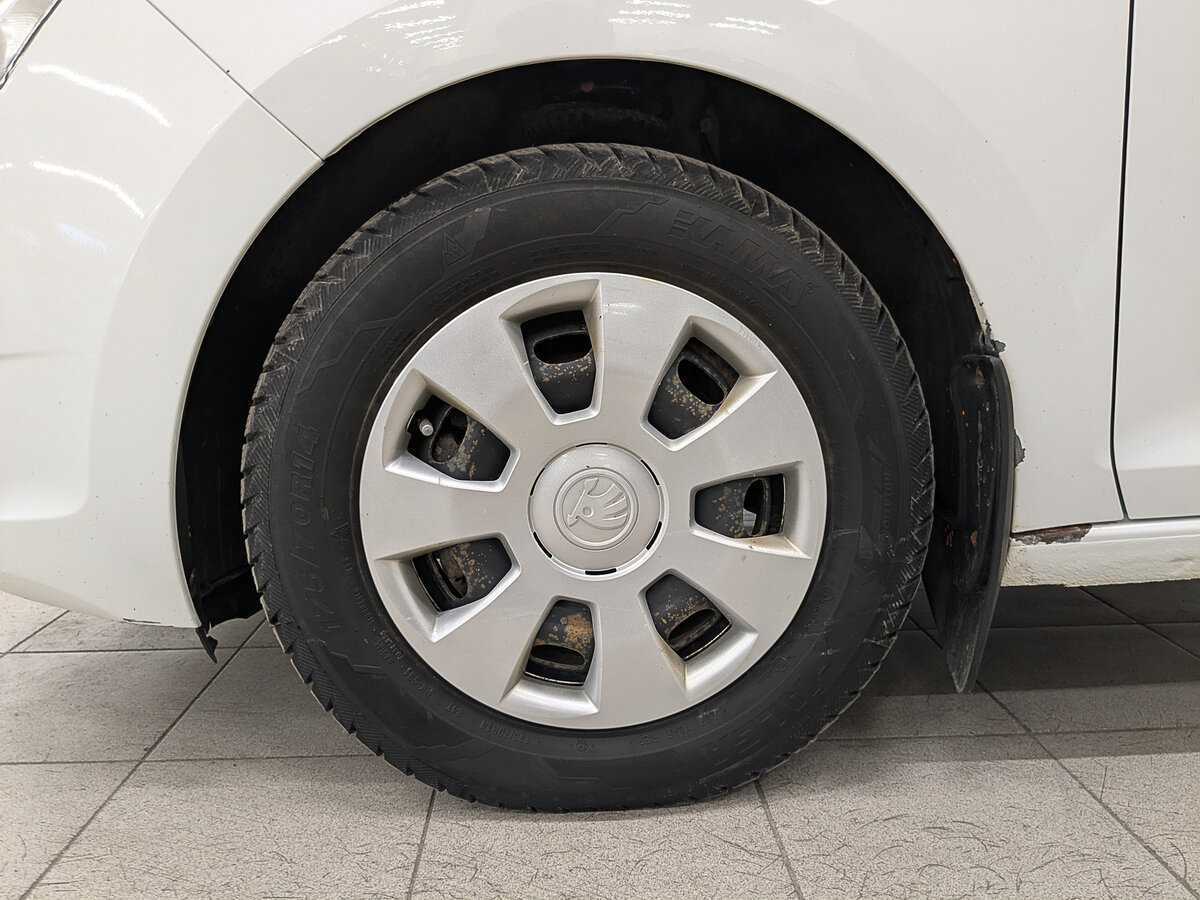 Skoda Rapid, 2017 Фото №12