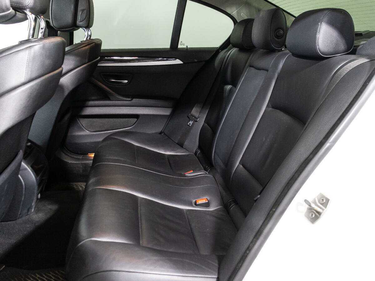 BMW 5 серии 520i, 2012 Фото №10