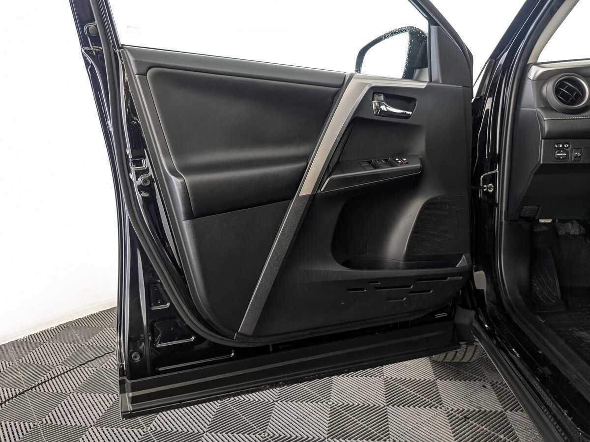 Toyota RAV4, 2017 Фото №18