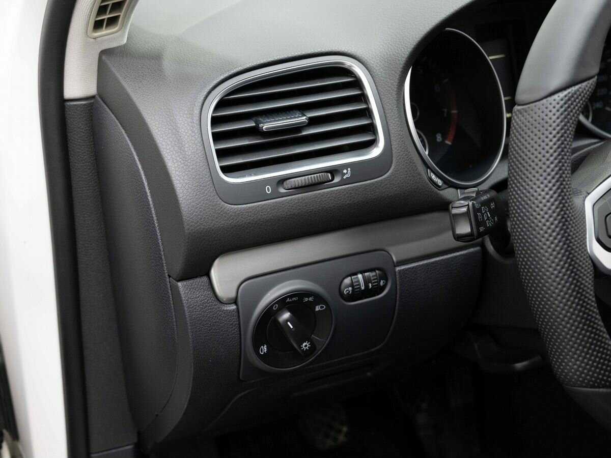 Volkswagen Golf, 2012 Фото №21