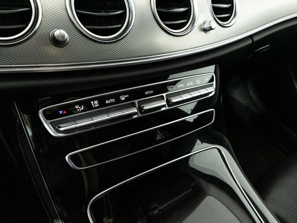 Mercedes-Benz E-Класс 200 d, 2019 Фото №16