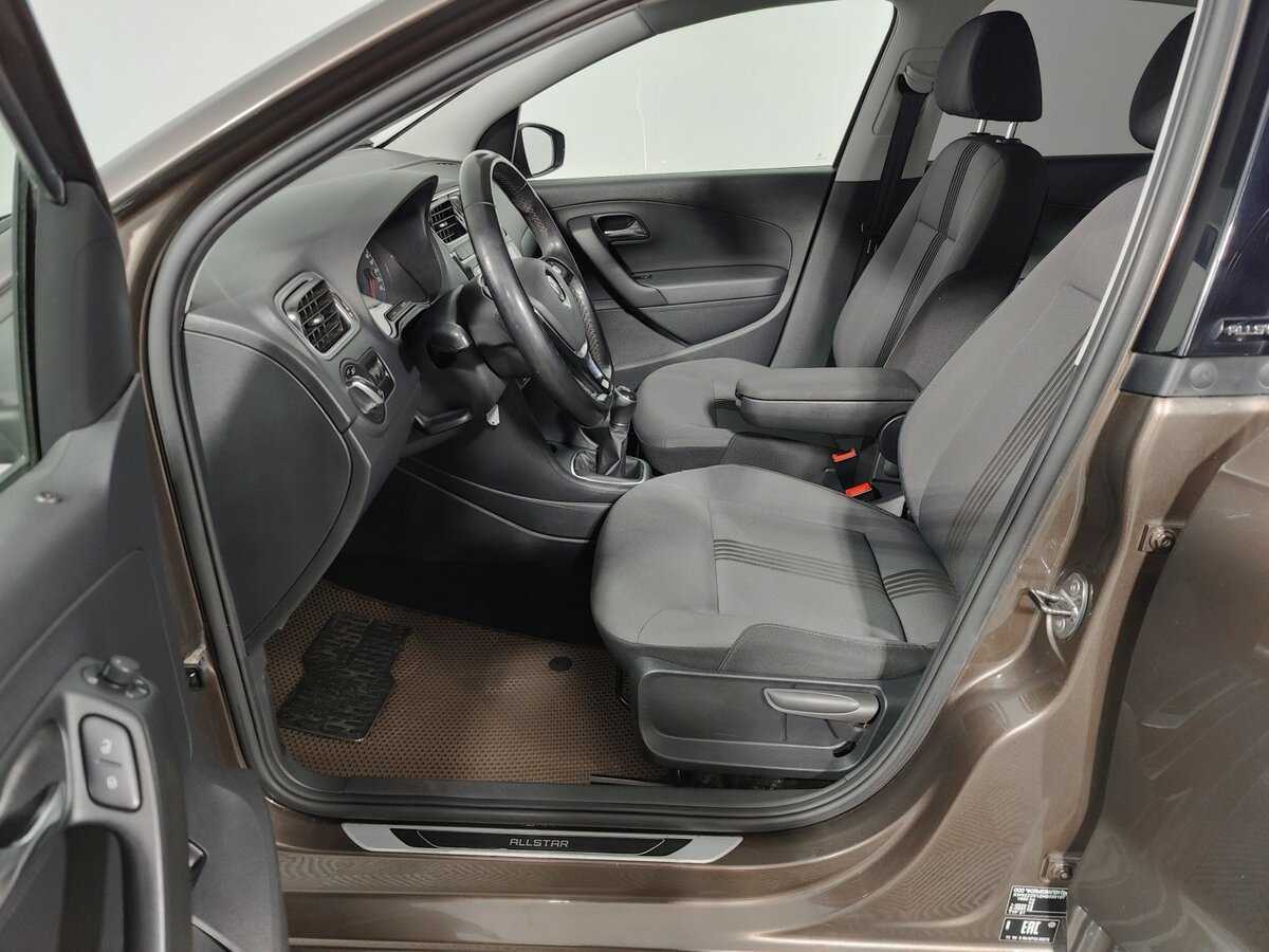 Volkswagen Polo, 2016 Фото №9