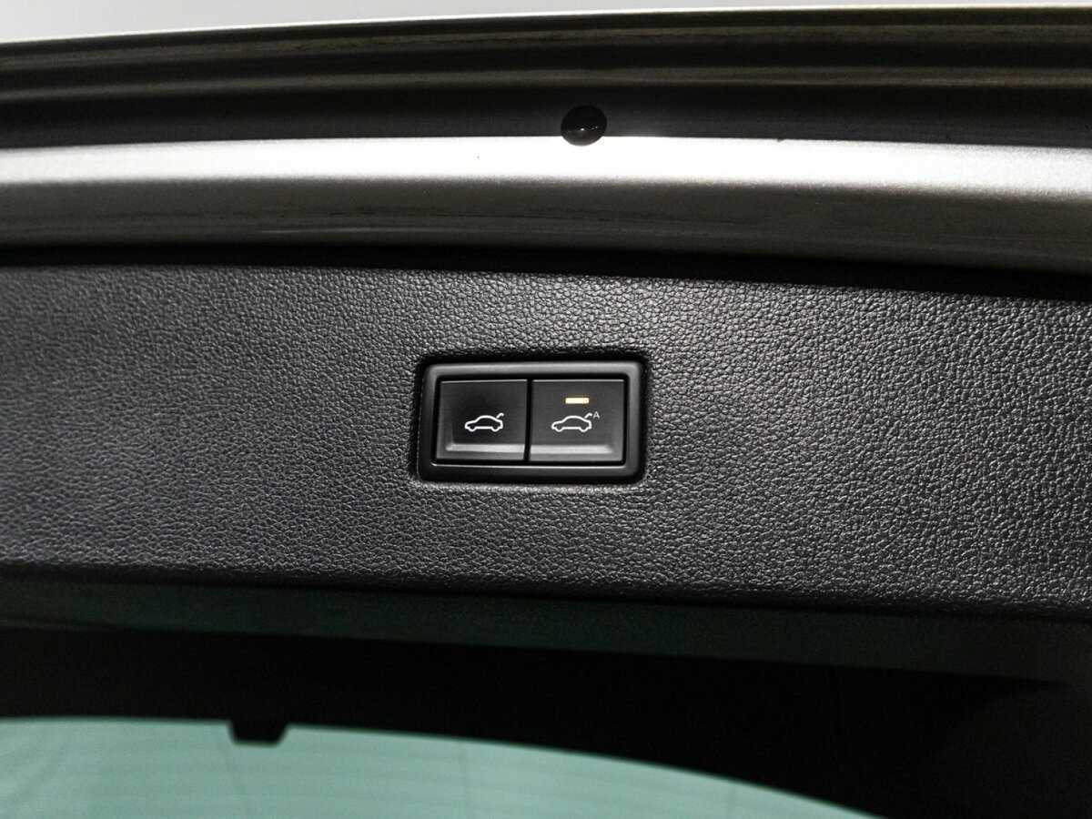 Volkswagen Tiguan, 2019 Фото №15