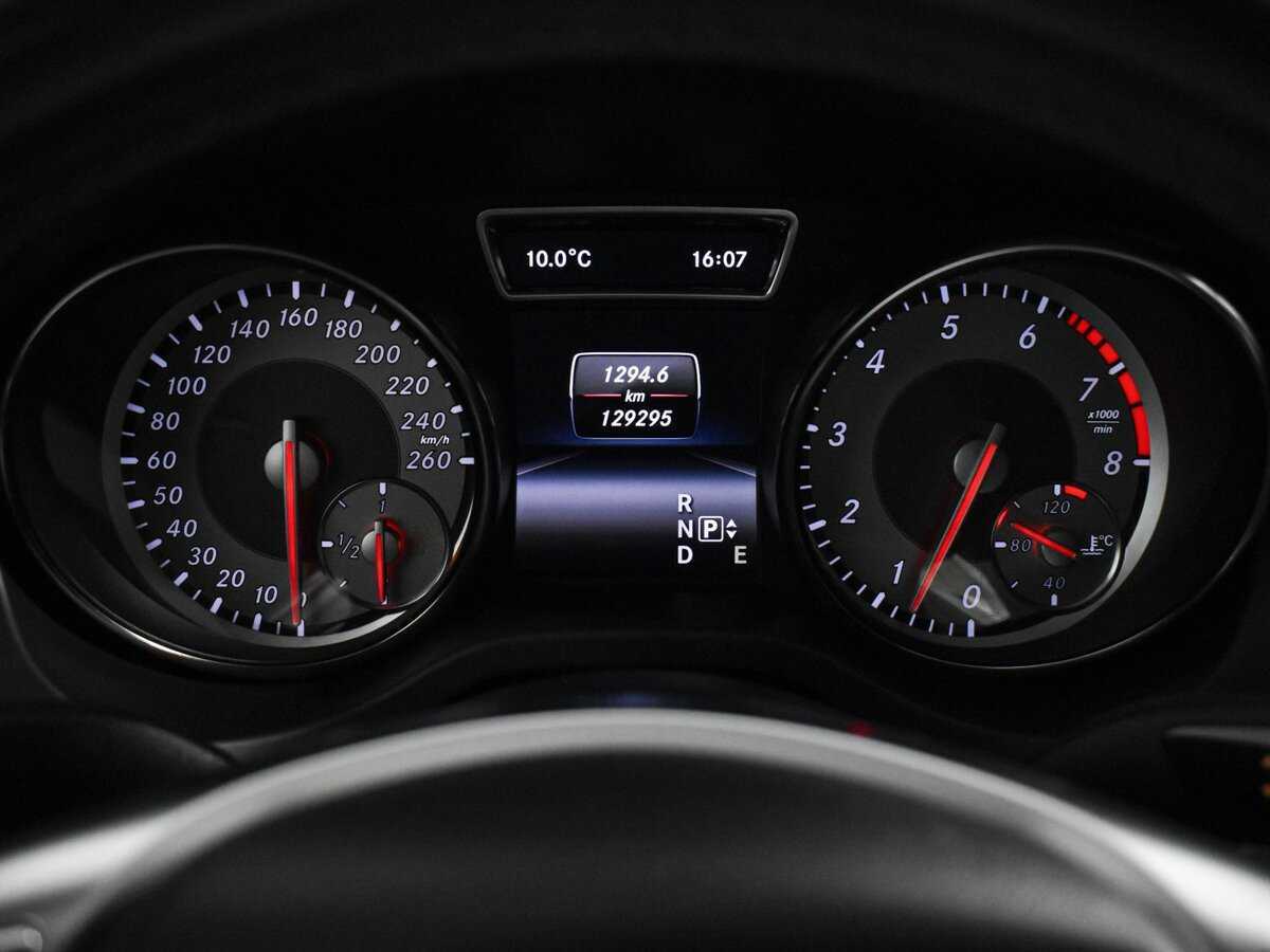 Mercedes-Benz CLA 200, 2013 Фото №17