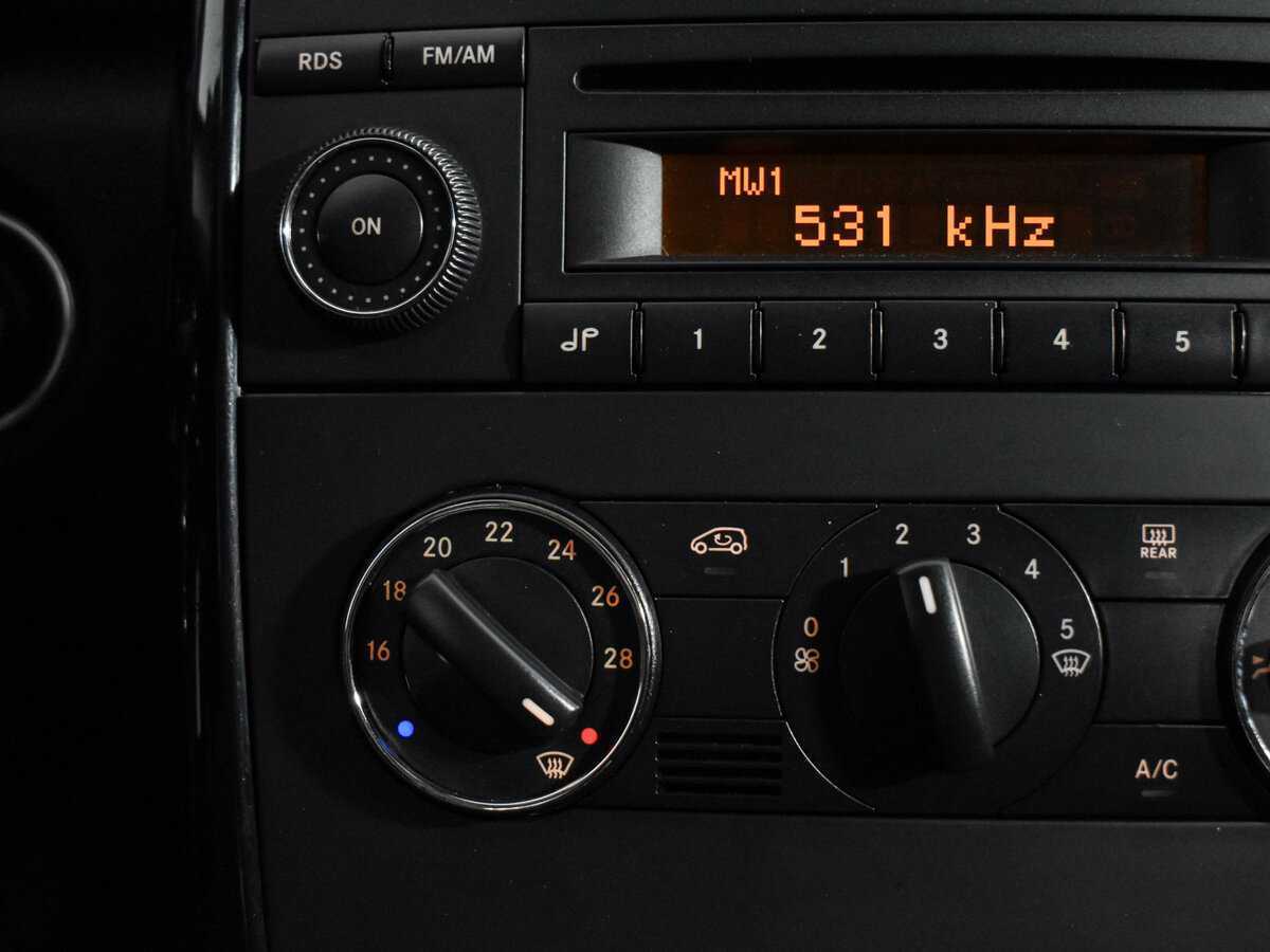 Mercedes-Benz A-Класс 180, 2012 Фото №15