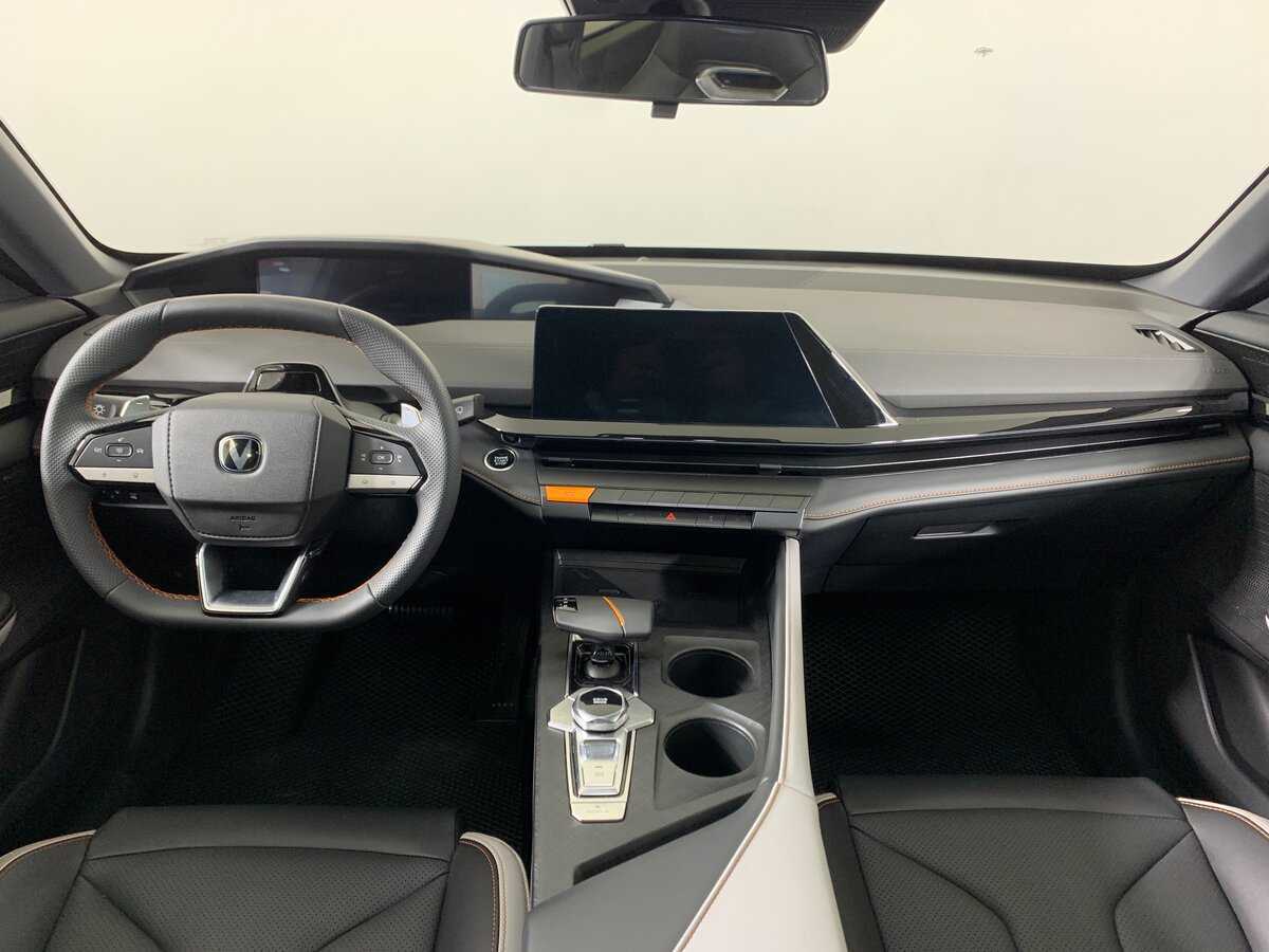 Changan UNI-V, 2024 Фото №13