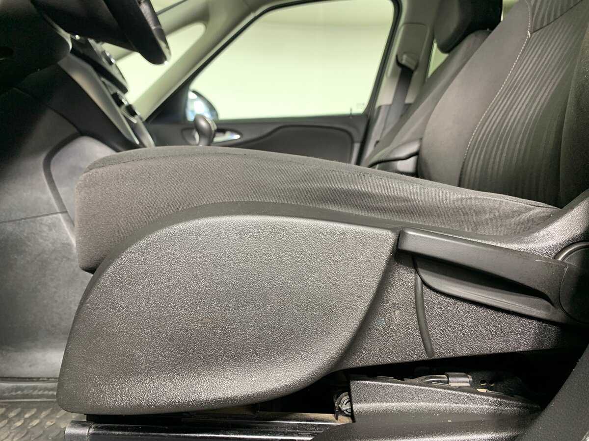 Opel Zafira, 2012 Фото №17