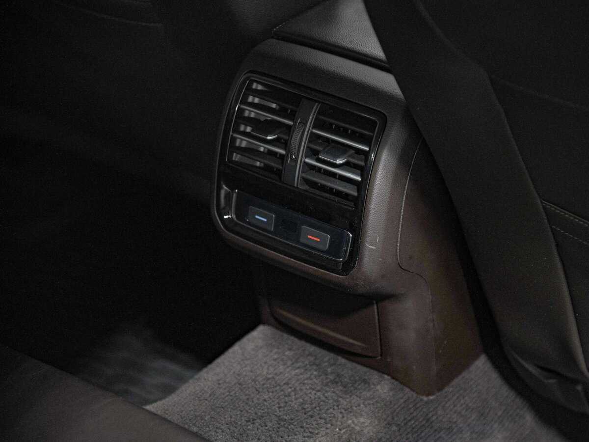 Volkswagen Passat, 2016 Фото №16
