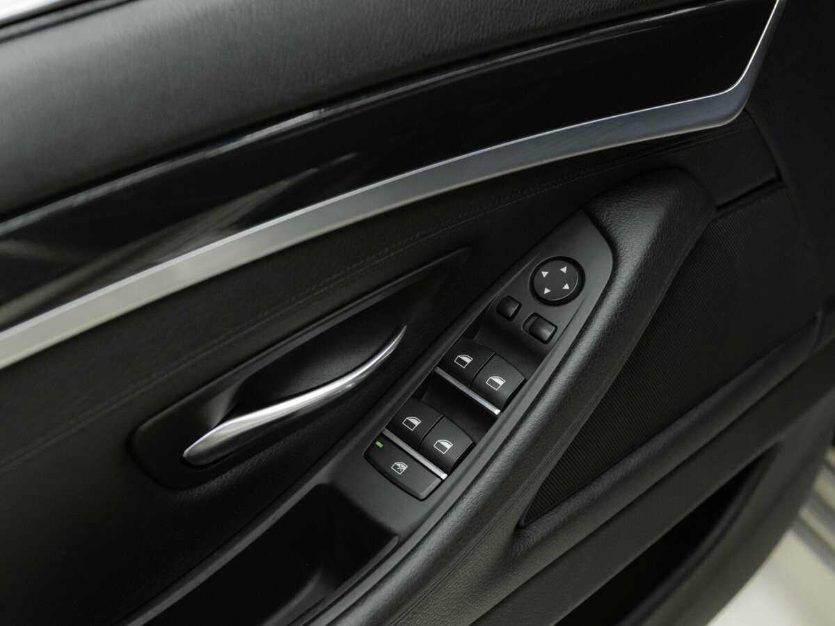 BMW 5 серии 528i, 2012 Фото №8