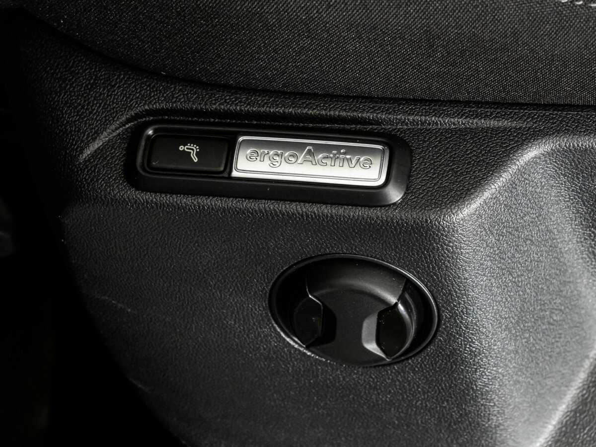 Volkswagen Tiguan, 2019 Фото №17