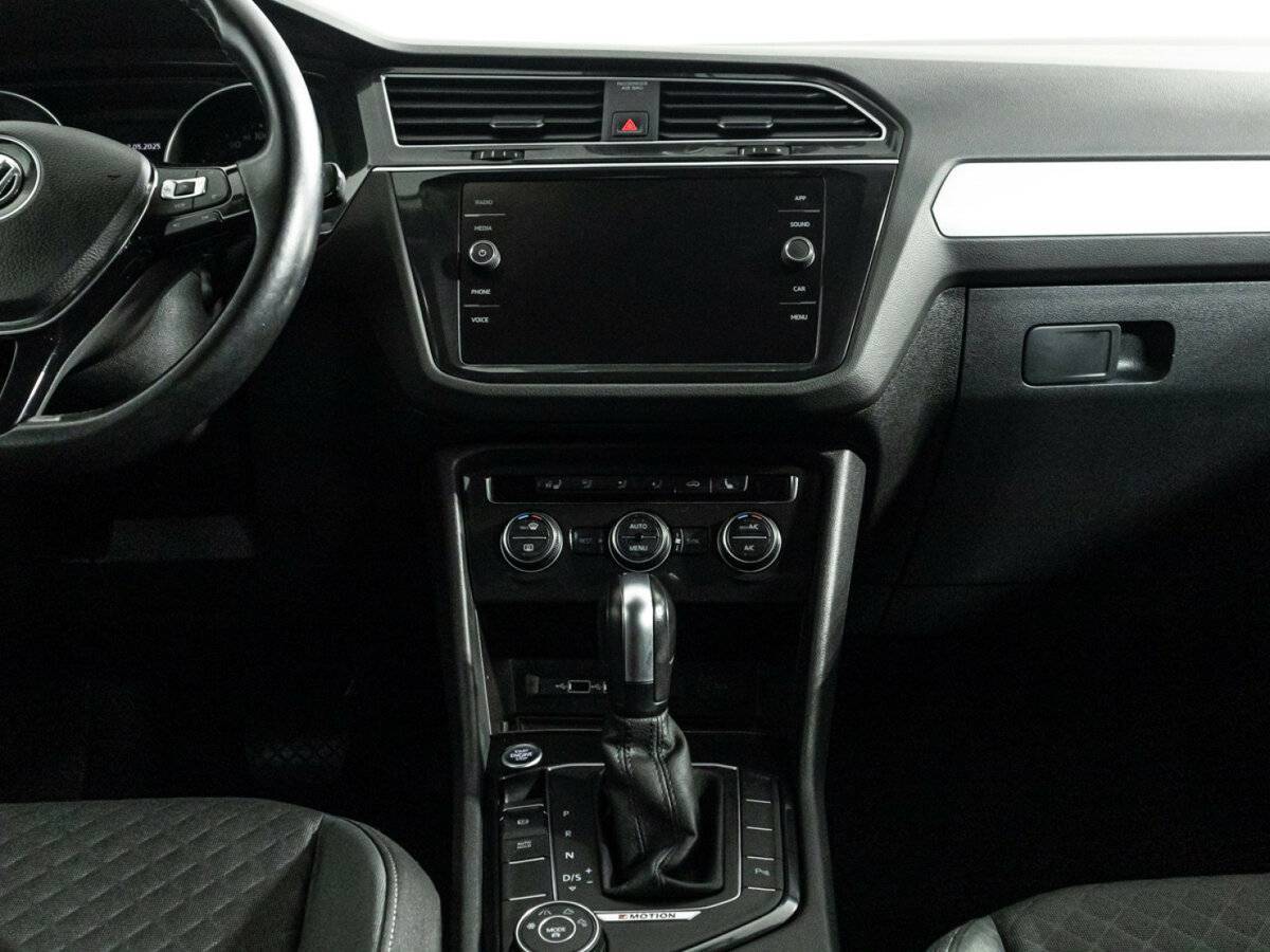 Volkswagen Tiguan, 2020 Фото №14