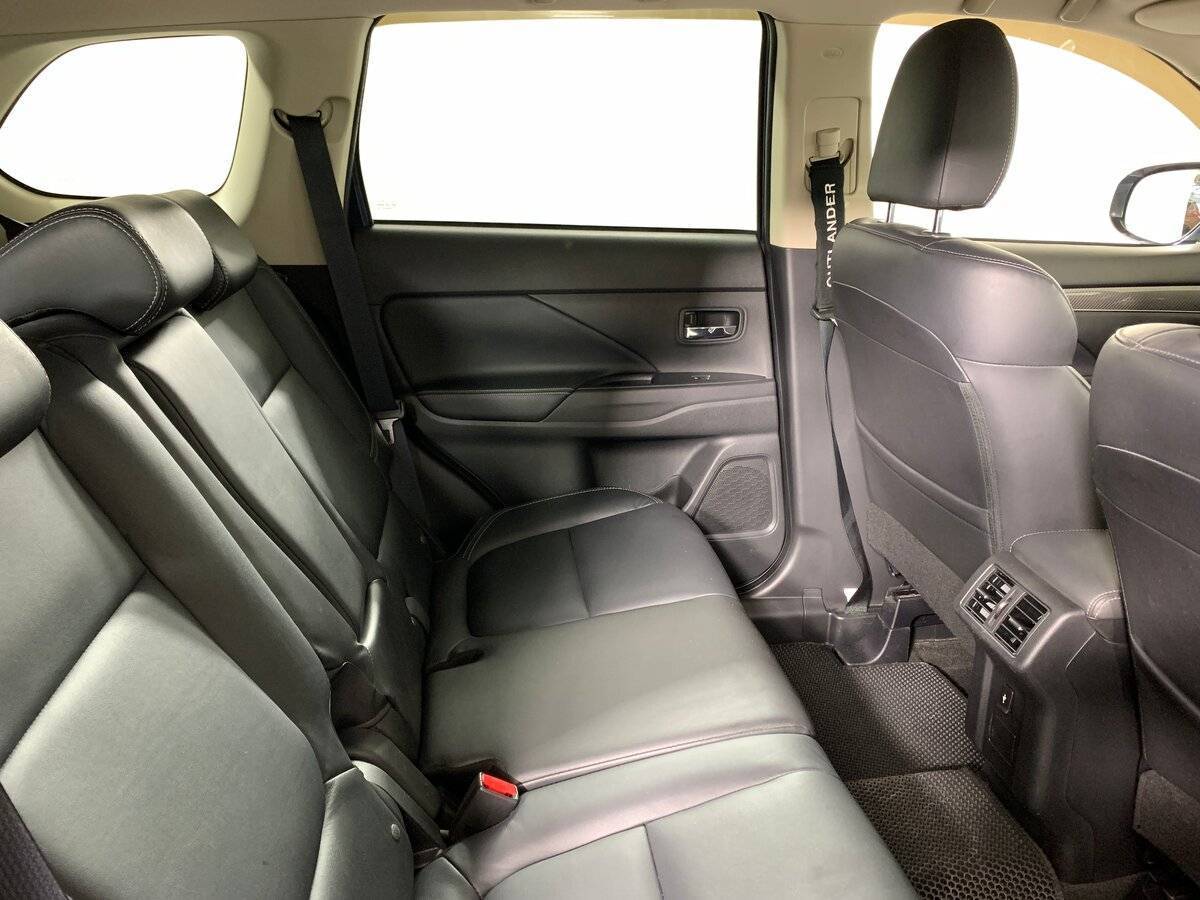Mitsubishi Outlander, 2020 Фото №17