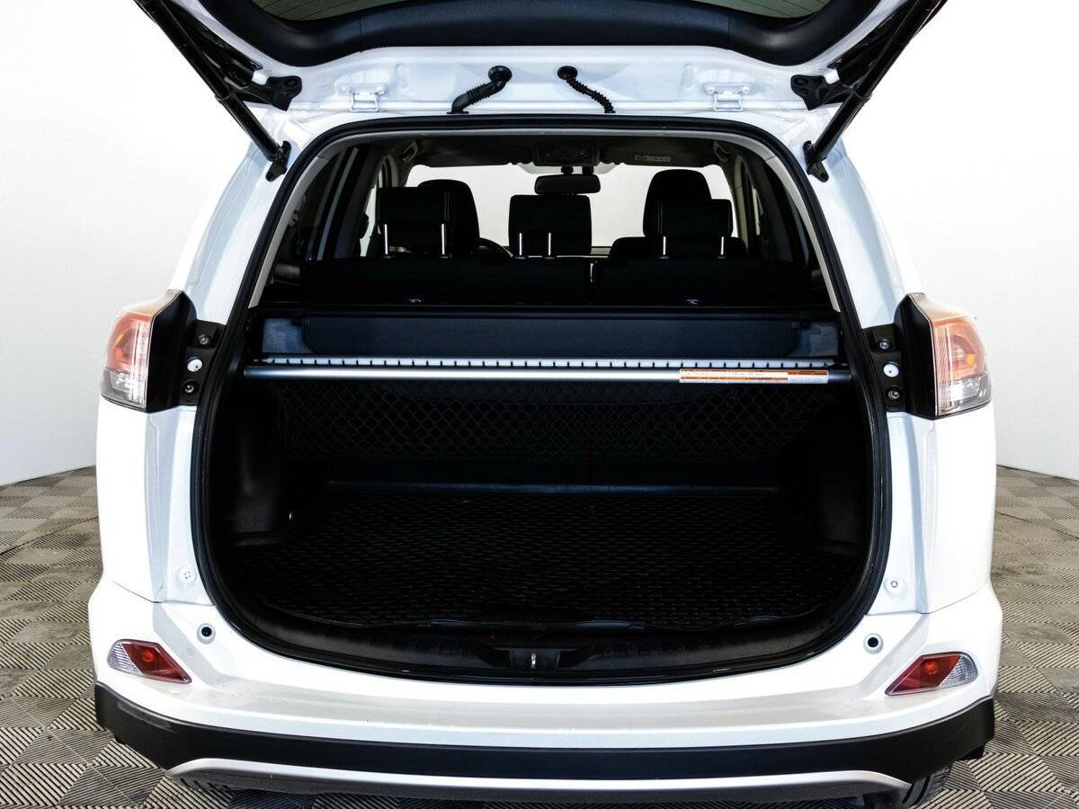 Toyota RAV4, 2018 Фото №19