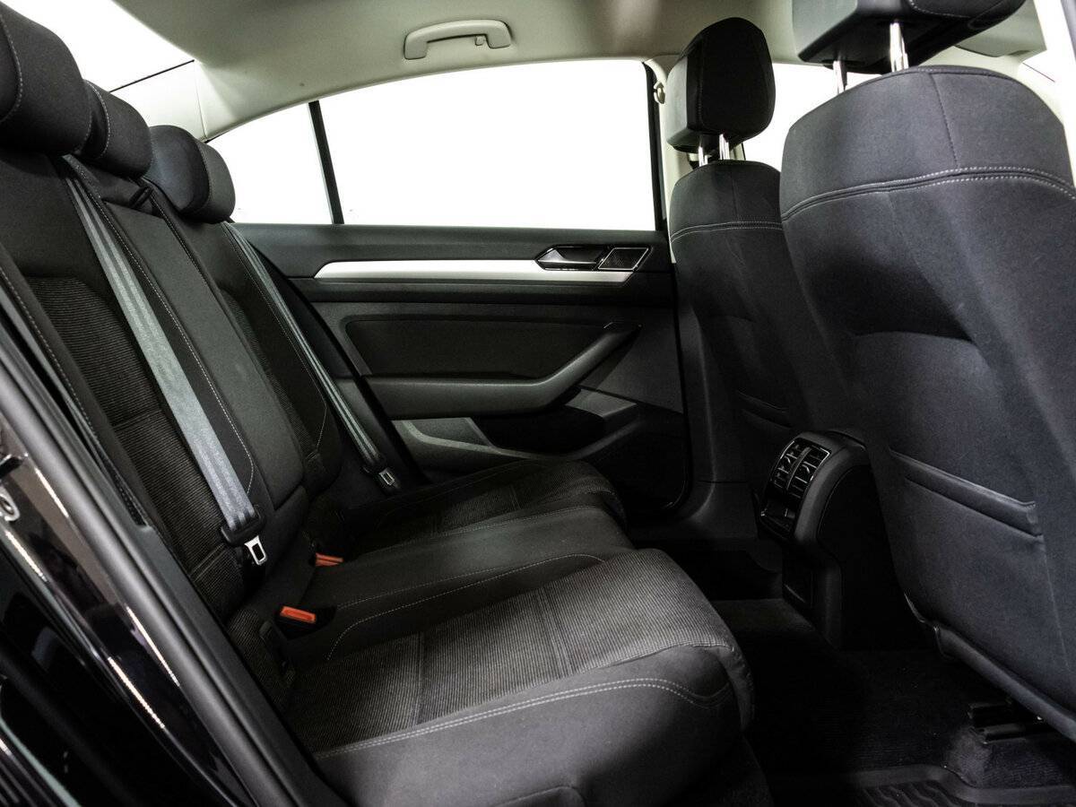 Volkswagen Passat, 2018 Фото №19