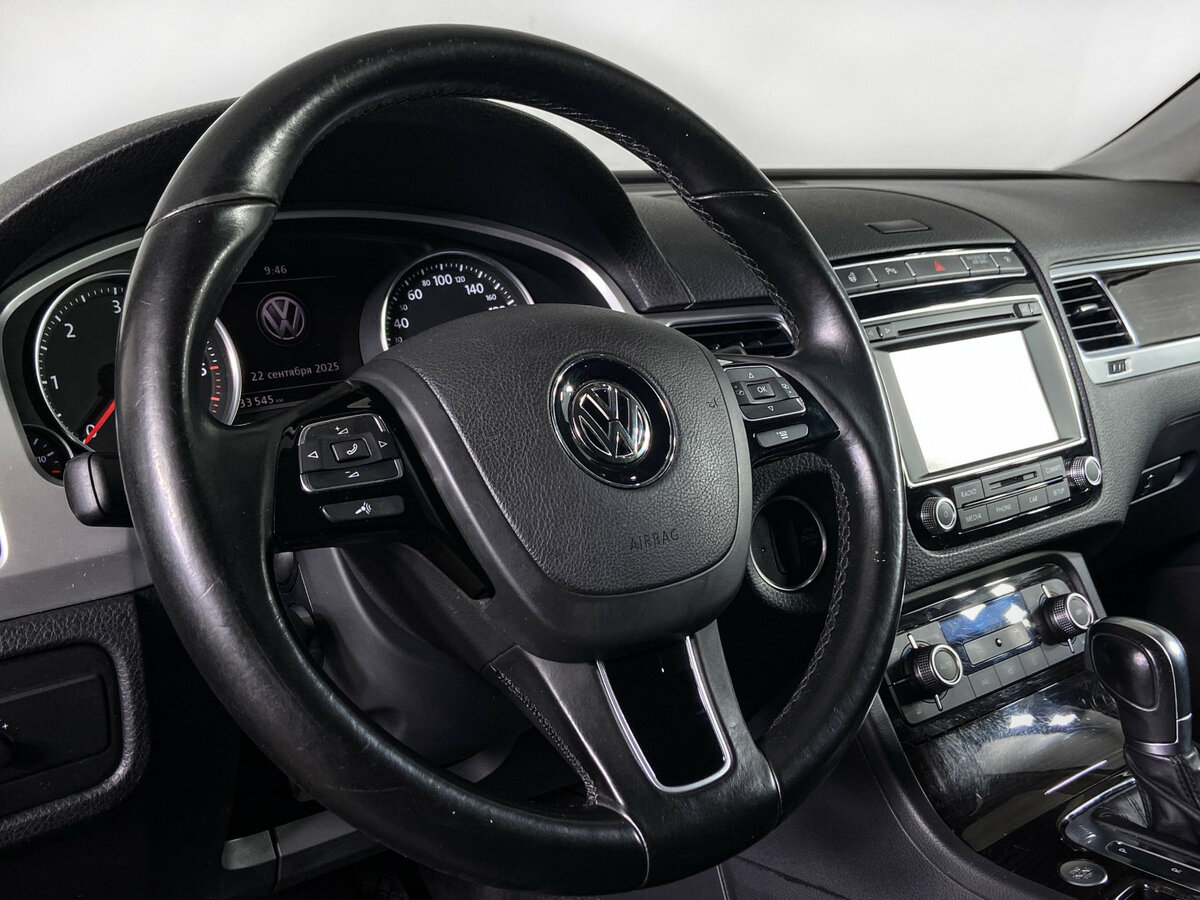 Volkswagen Touareg II Рестайлинг, 2015 Фото №13