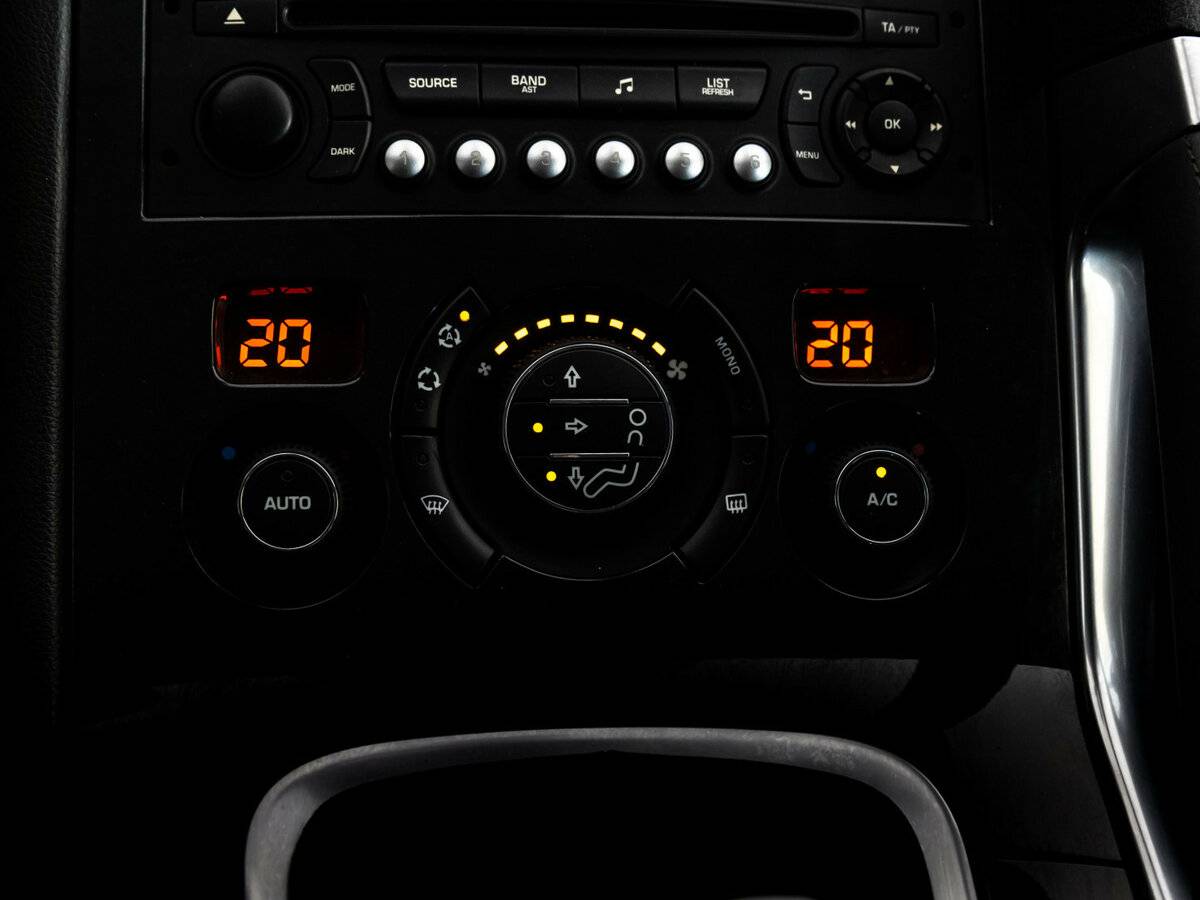 Peugeot 3008 I Рестайлинг, 2014 Фото №11