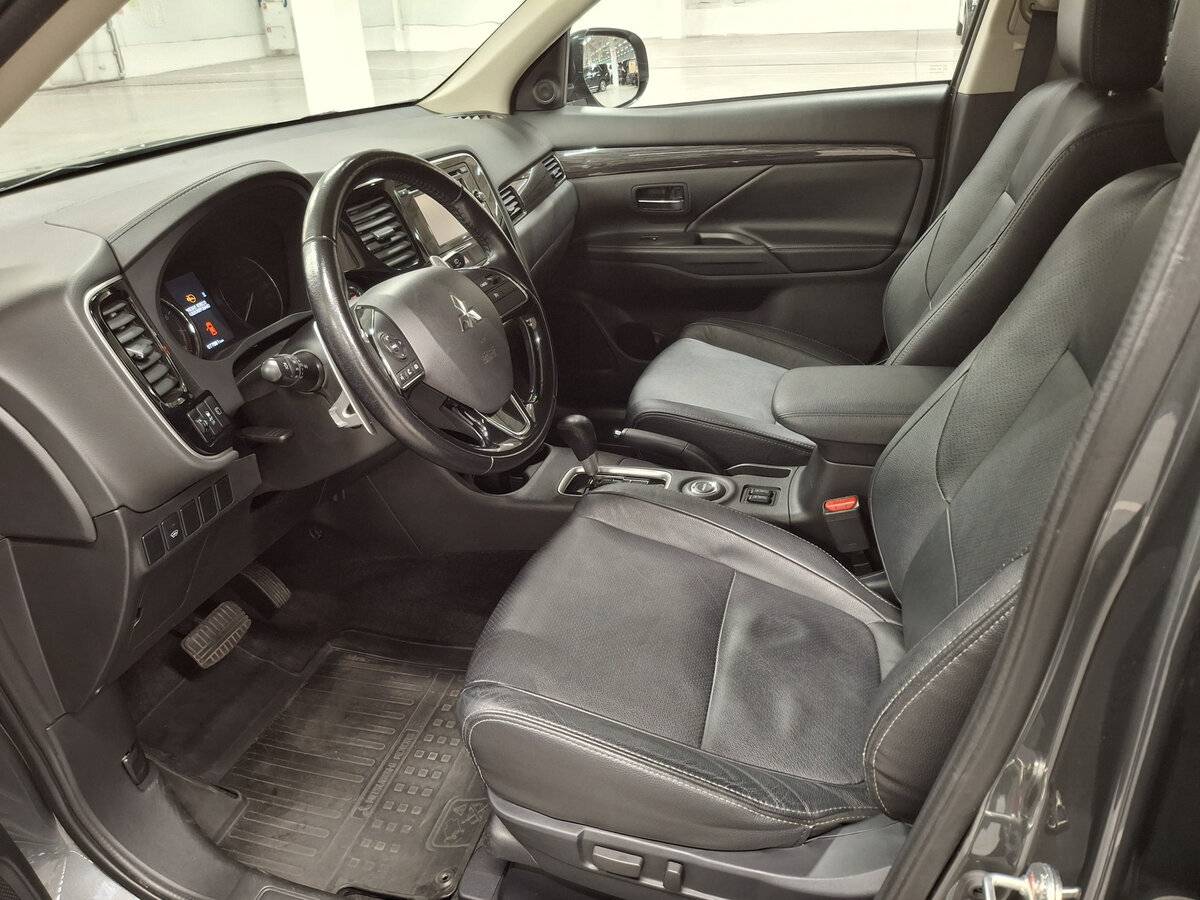 Mitsubishi Outlander III Рестайлинг 2, 2016 Фото №15