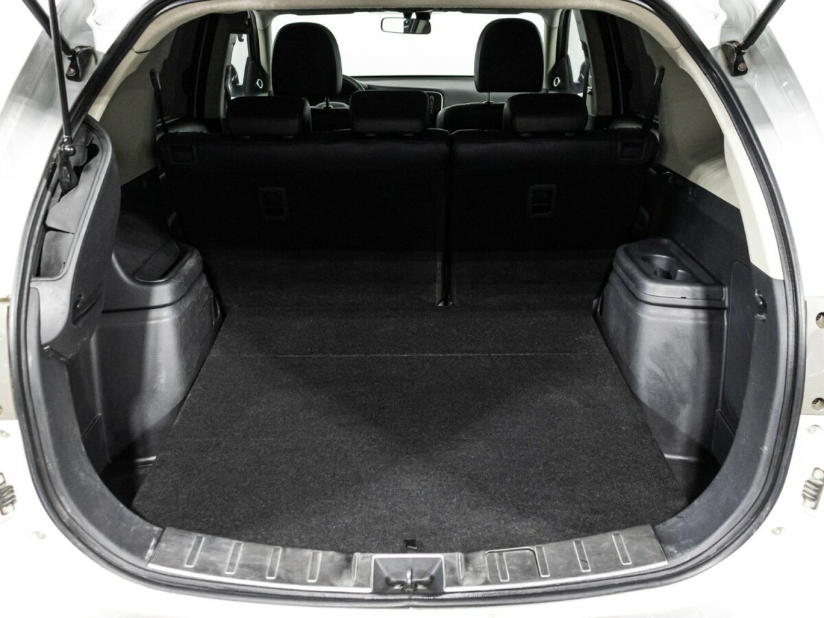 Mitsubishi Outlander III Рестайлинг, 2014 Фото №14