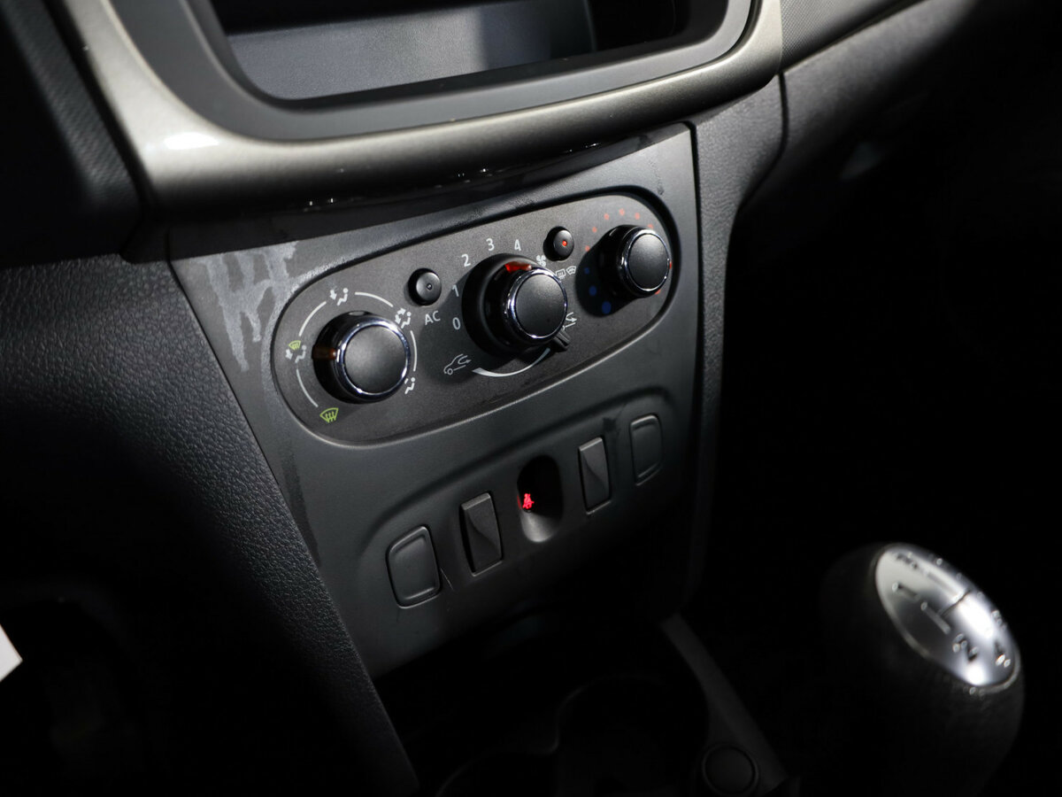 Renault Logan II, 2015 Фото №17