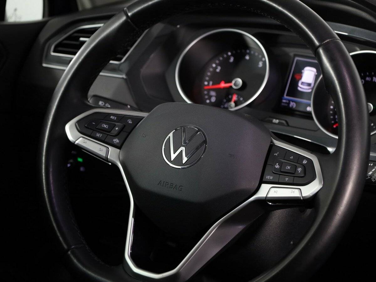 Volkswagen Tiguan II Рестайлинг, 2021 Фото №11