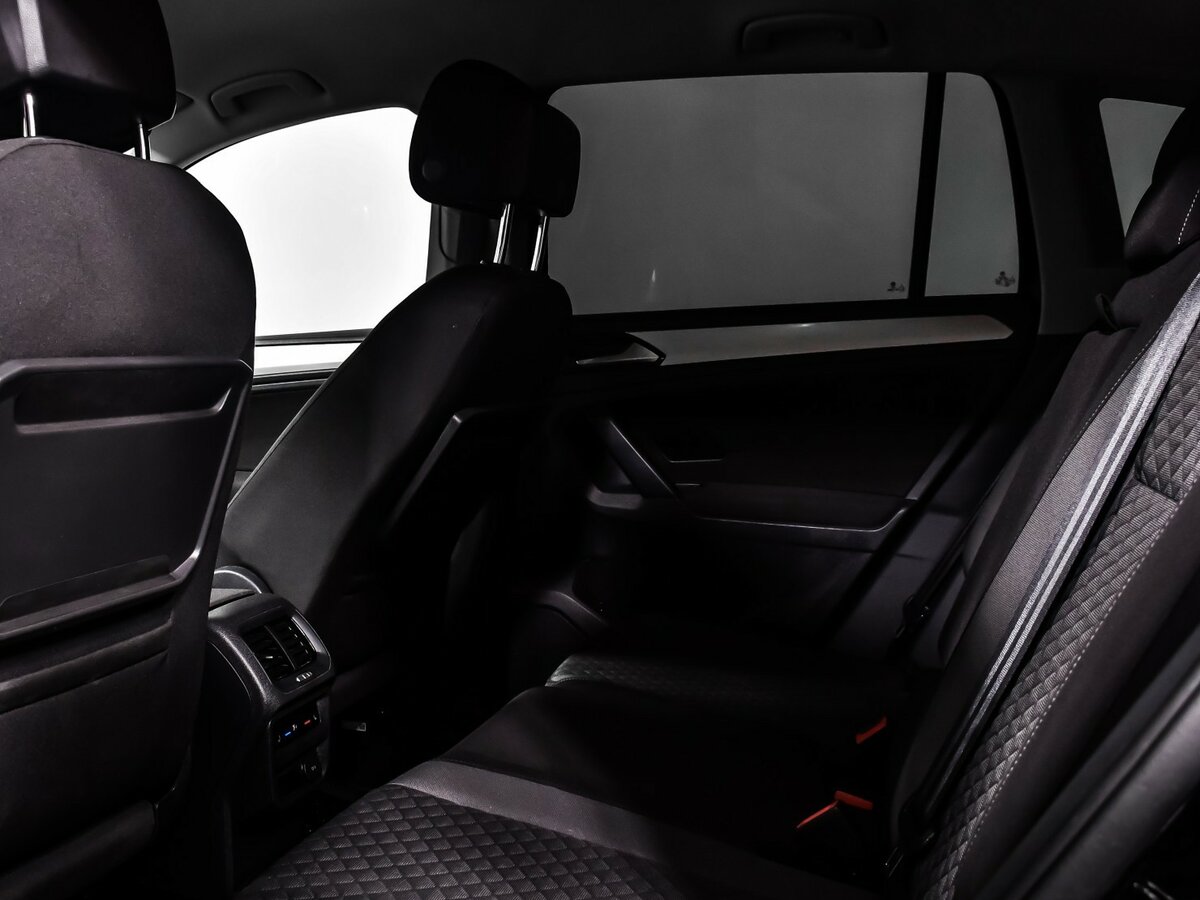 Volkswagen Tiguan II, 2017 Фото №13