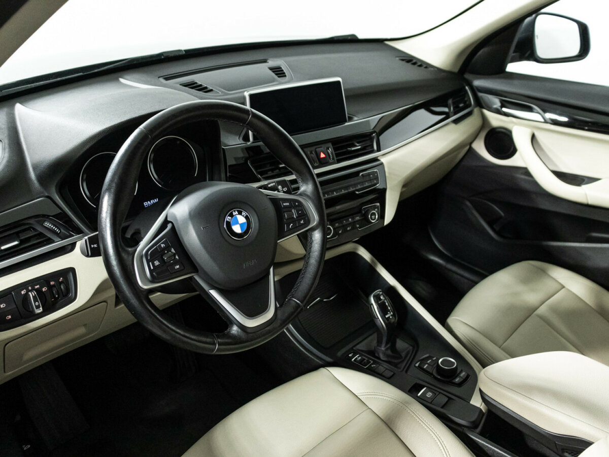 BMW X1 18i sDrive II (F48) Рестайлинг, 2020 Фото №11
