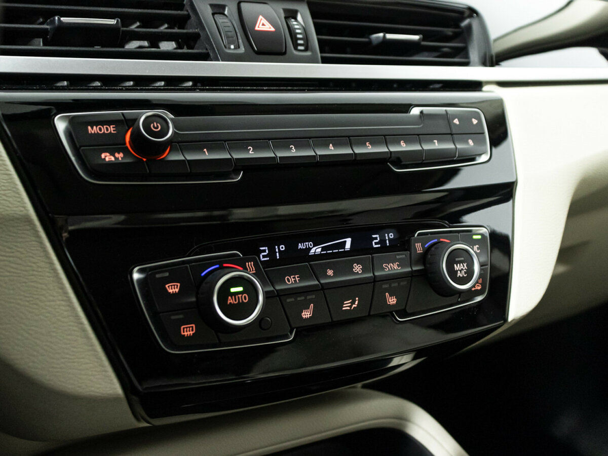 BMW X1 18i sDrive II (F48) Рестайлинг, 2020 Фото №16