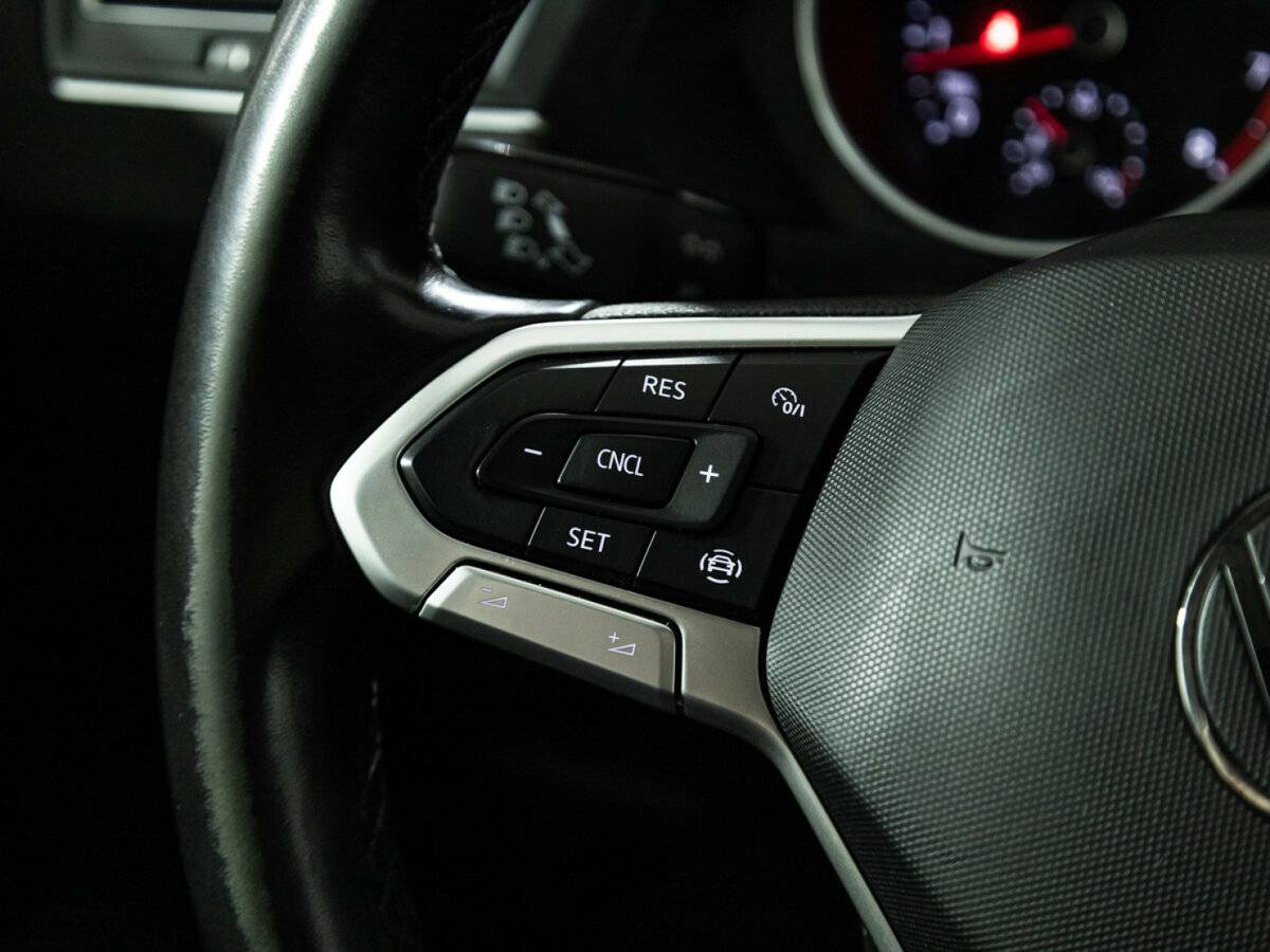 Volkswagen Tiguan II Рестайлинг, 2021 Фото №18