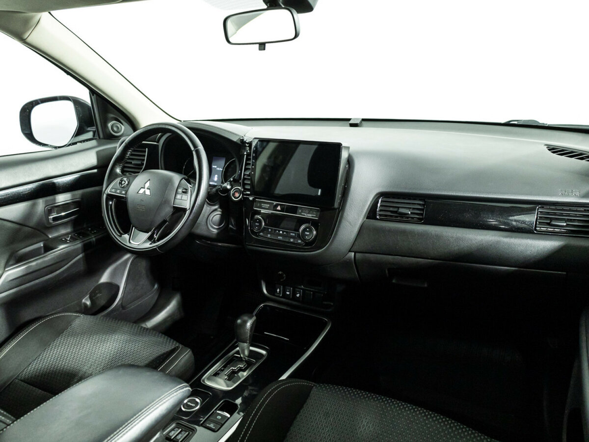 Mitsubishi Outlander III Рестайлинг 3, 2018 Фото №9