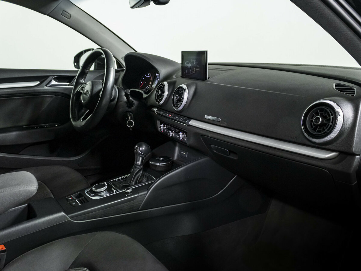 Audi A3 III (8V) Рестайлинг, 2017 Фото №9