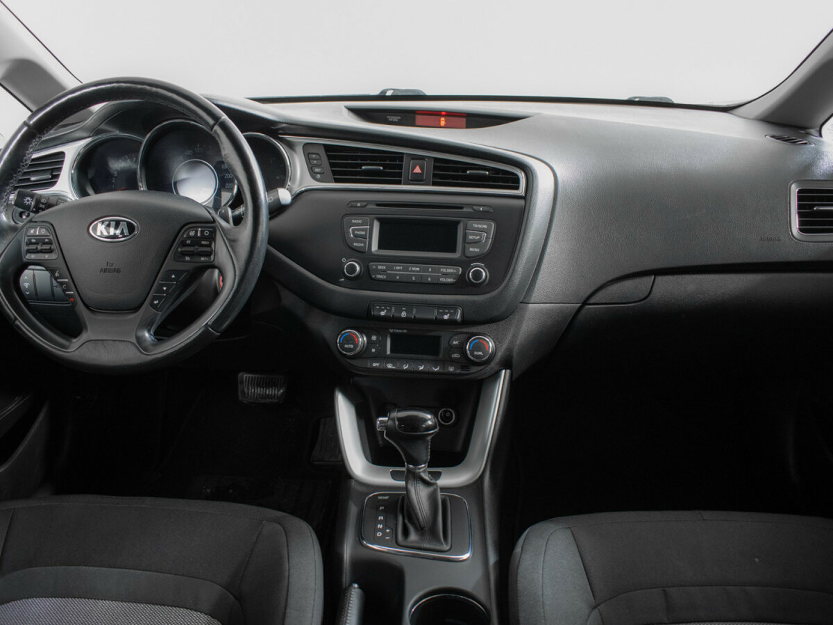 Kia Ceed II Рестайлинг, 2016 Фото №11