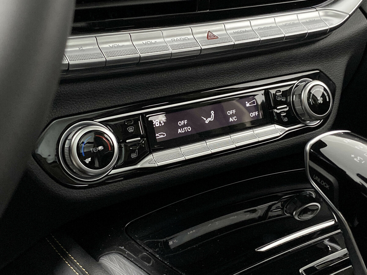 FAW Bestune T77 I, 2023 Фото №19